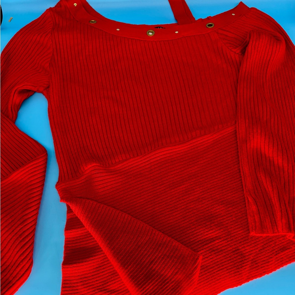 VENUS Off-the-Shoulder Red Sweater - Picture 3 of 3